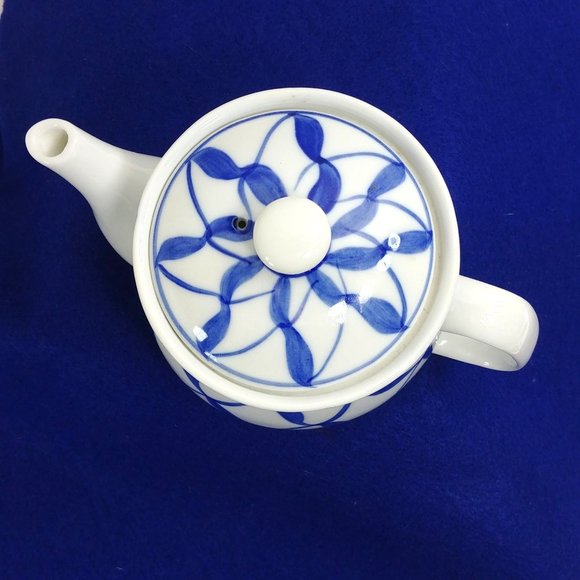 Teapot Asian Japanese Lid Internal Metal Strainer Blue Trellis Chop Marked - Picture 5 of 8